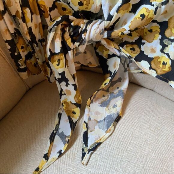 Karen Kane PETITE Lrg Black & Gold Women’s Button Down Floral Blouse NWT - Picture 15 of 15